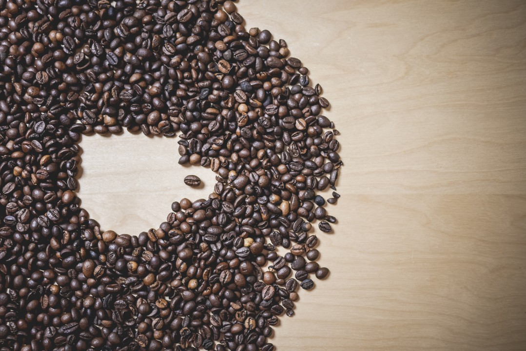 coffee-cup-shape-in-coffee-beans-2-picjumbo-com